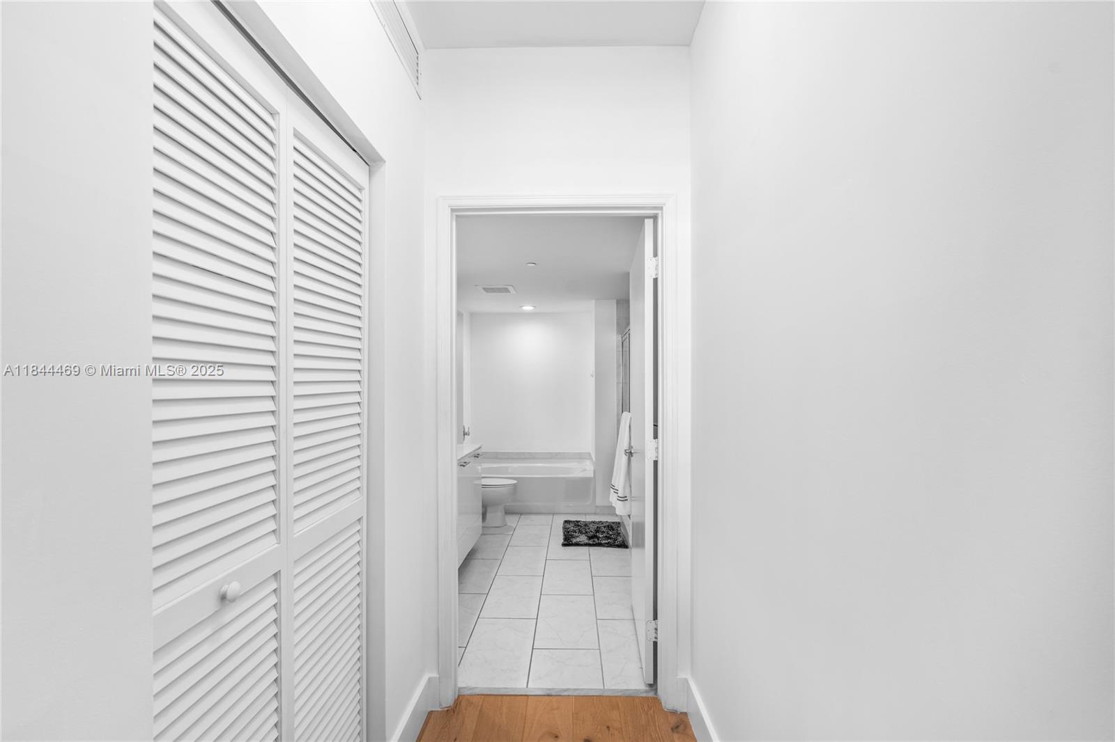 951 Brickell Ave # 1505