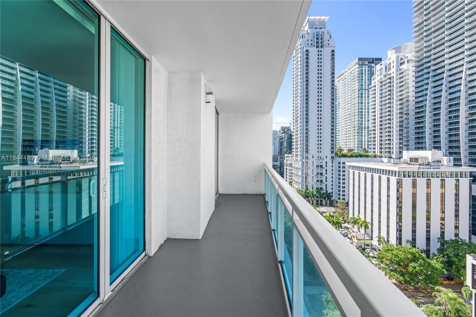 951 Brickell Ave # 1505