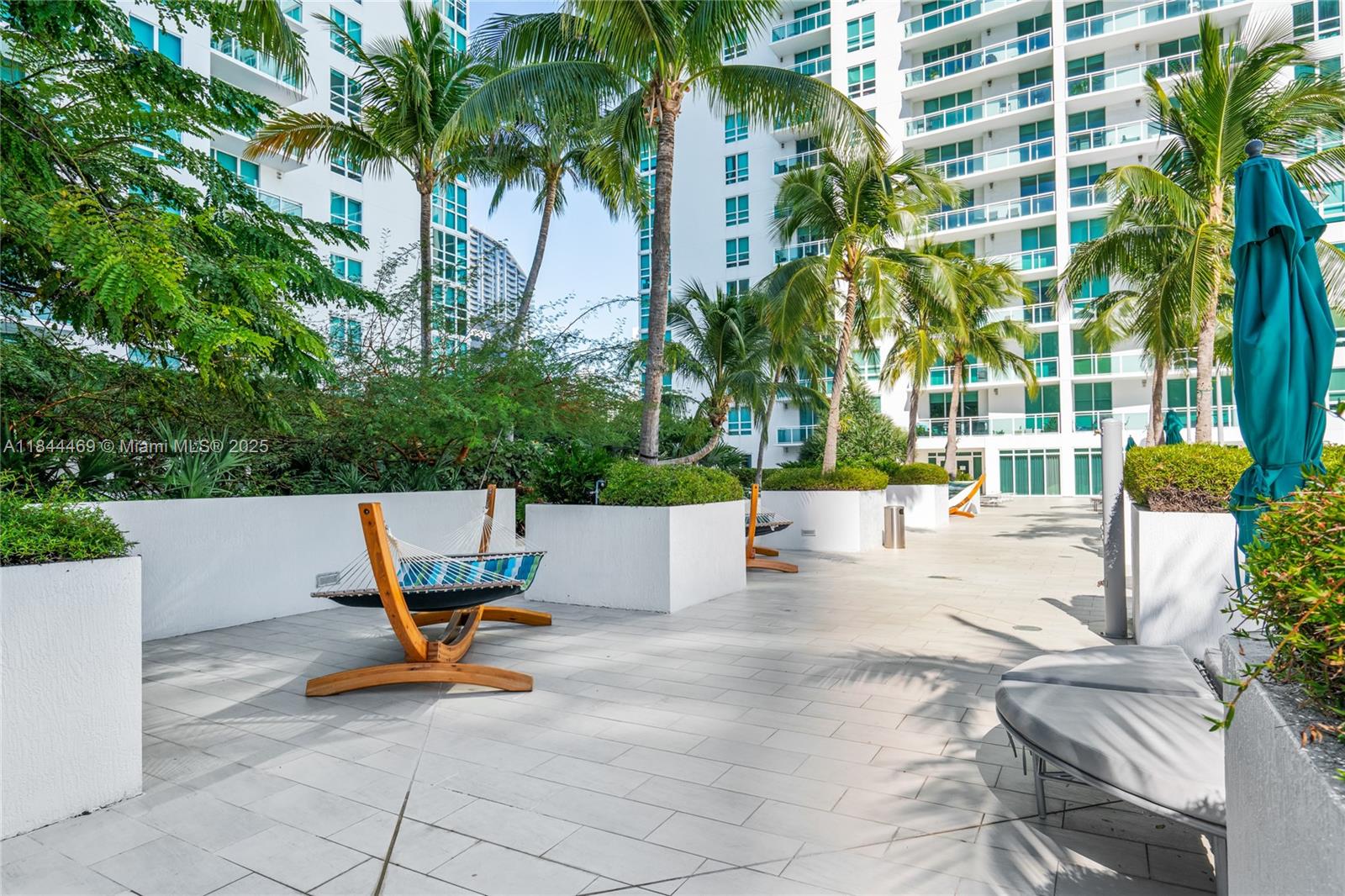 951 Brickell Ave # 1505