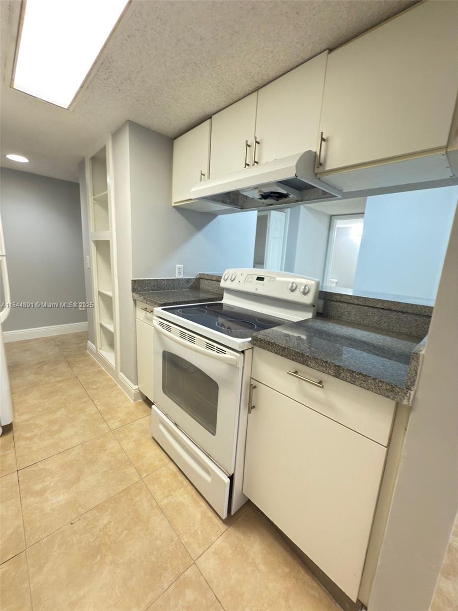 4521 W Mcnab Rd # 11