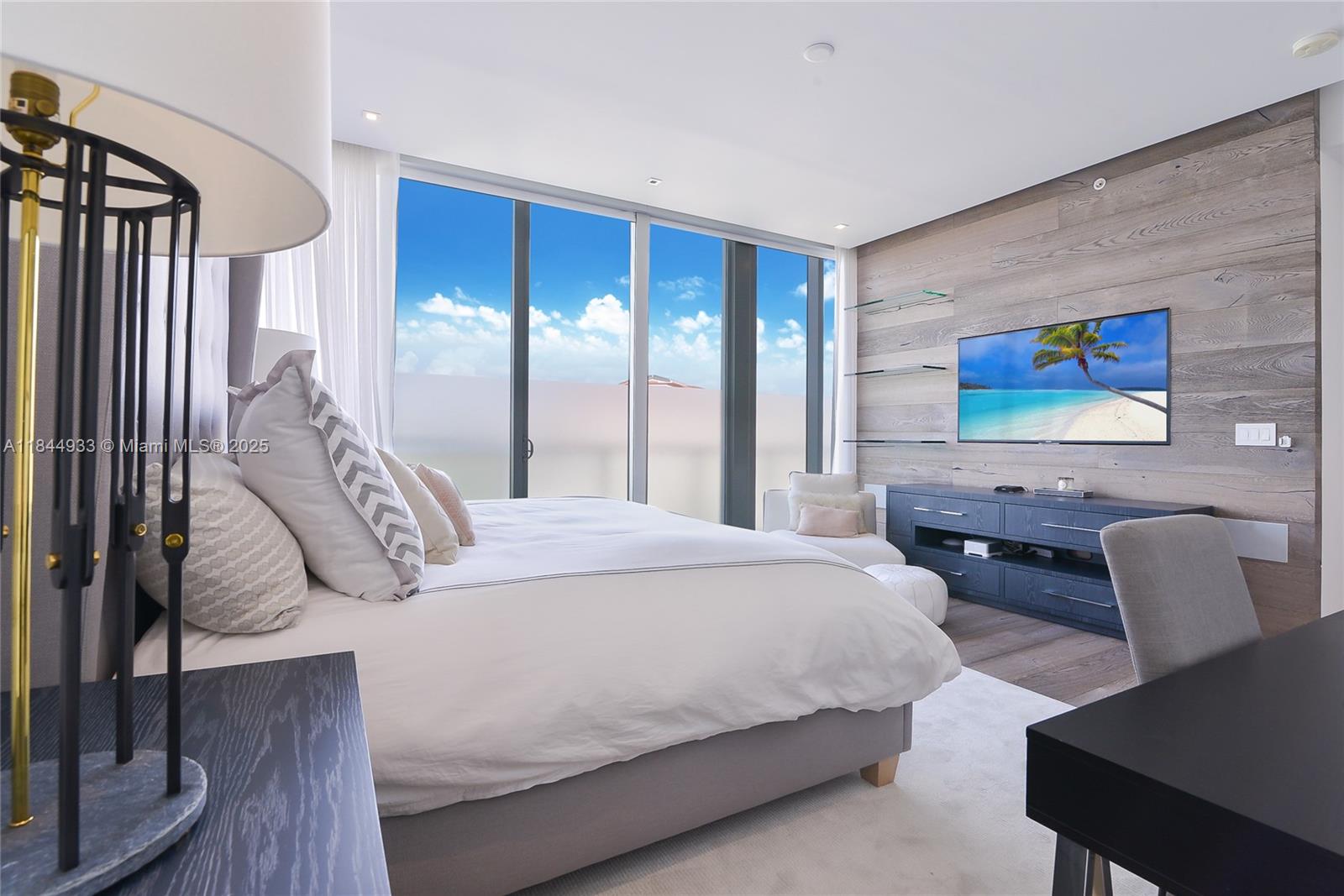 9501 Collins Ave # 1