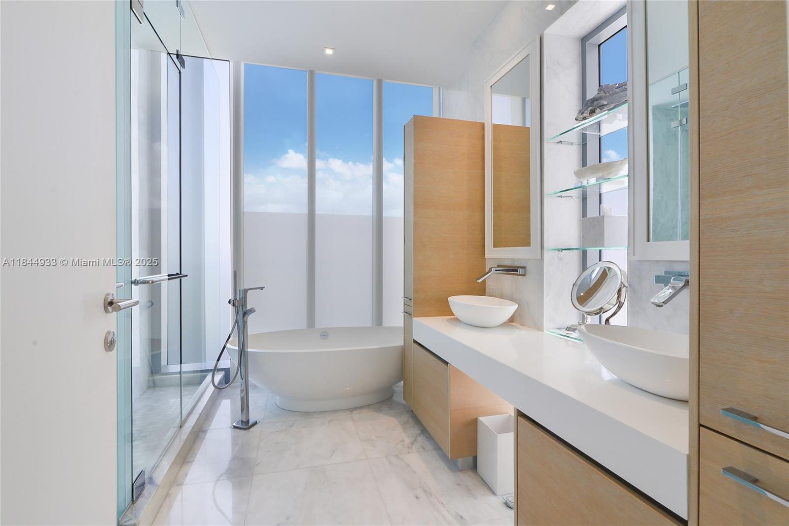 9501 Collins Ave # 1