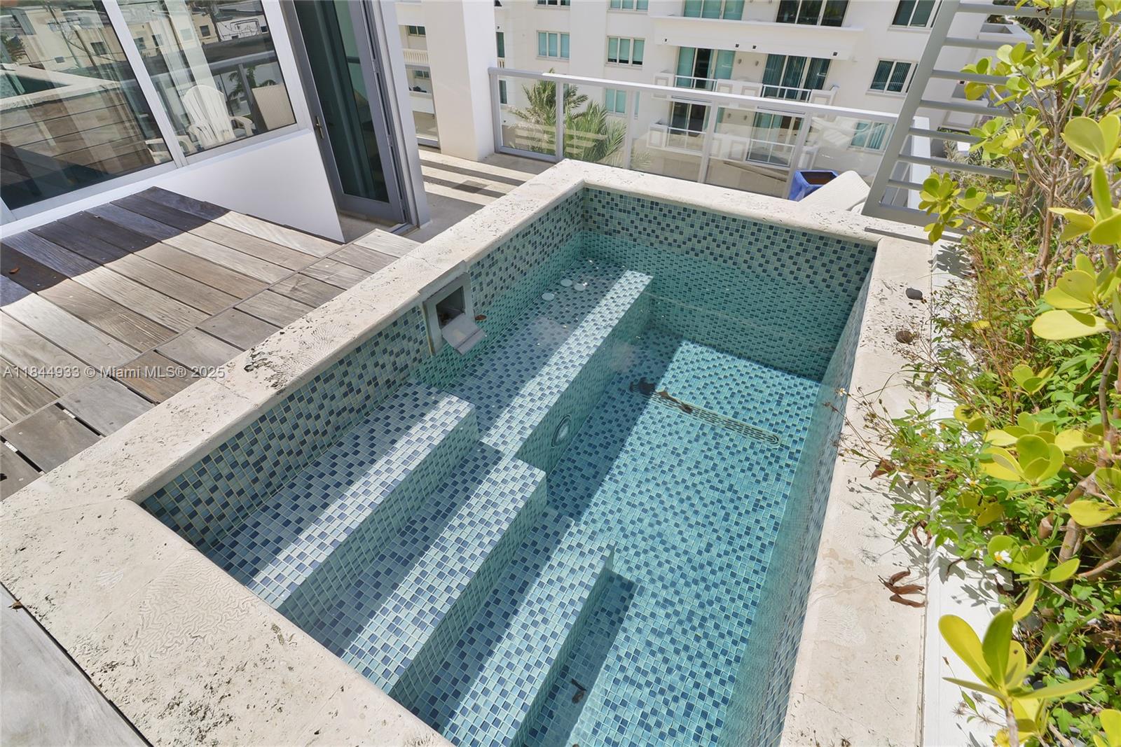 9501 Collins Ave # 1