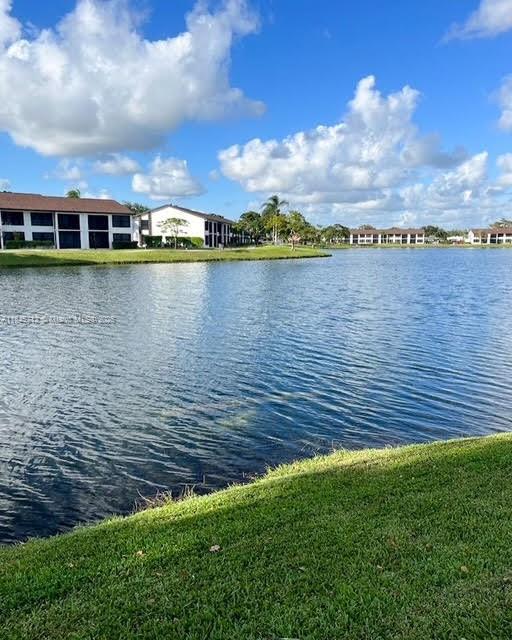 211 Lake Pointe Dr # 208