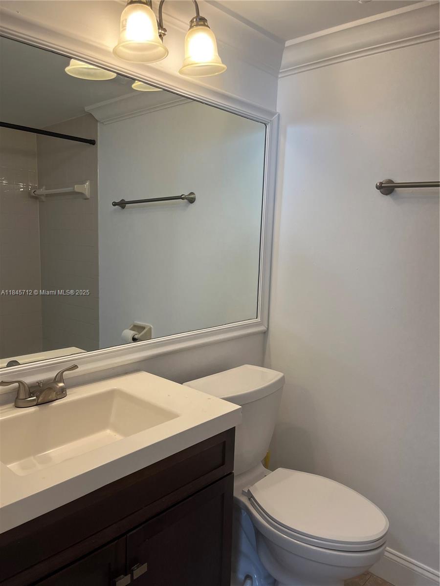 211 Lake Pointe Dr # 208