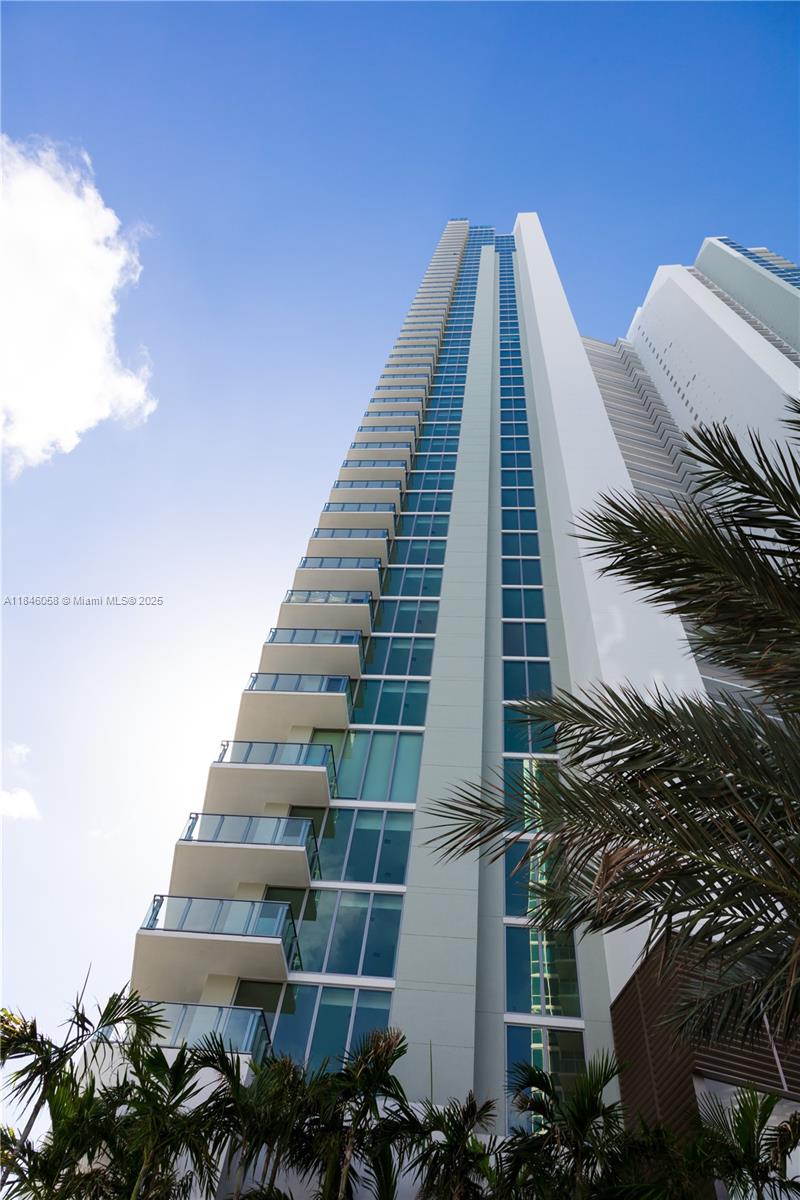 2900 NE 7th Ave # 4407