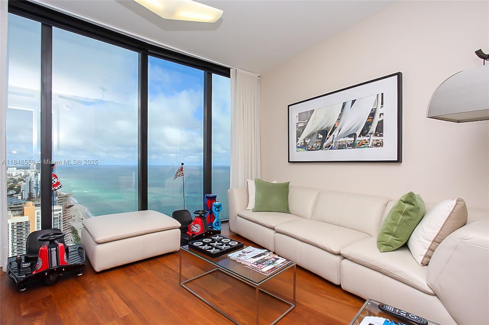 18555 Collins Ave # 4605