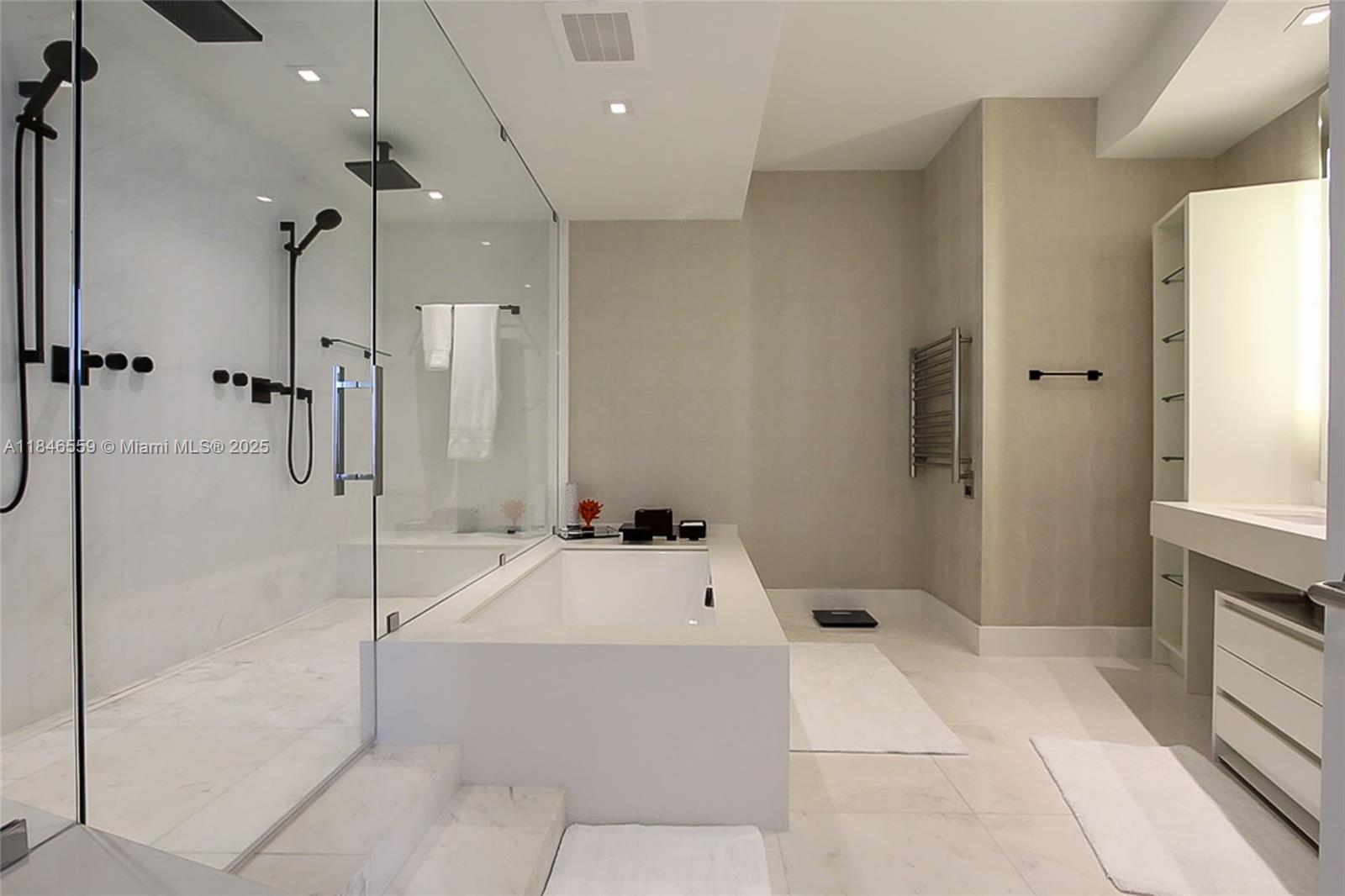 18555 Collins Ave # 4605