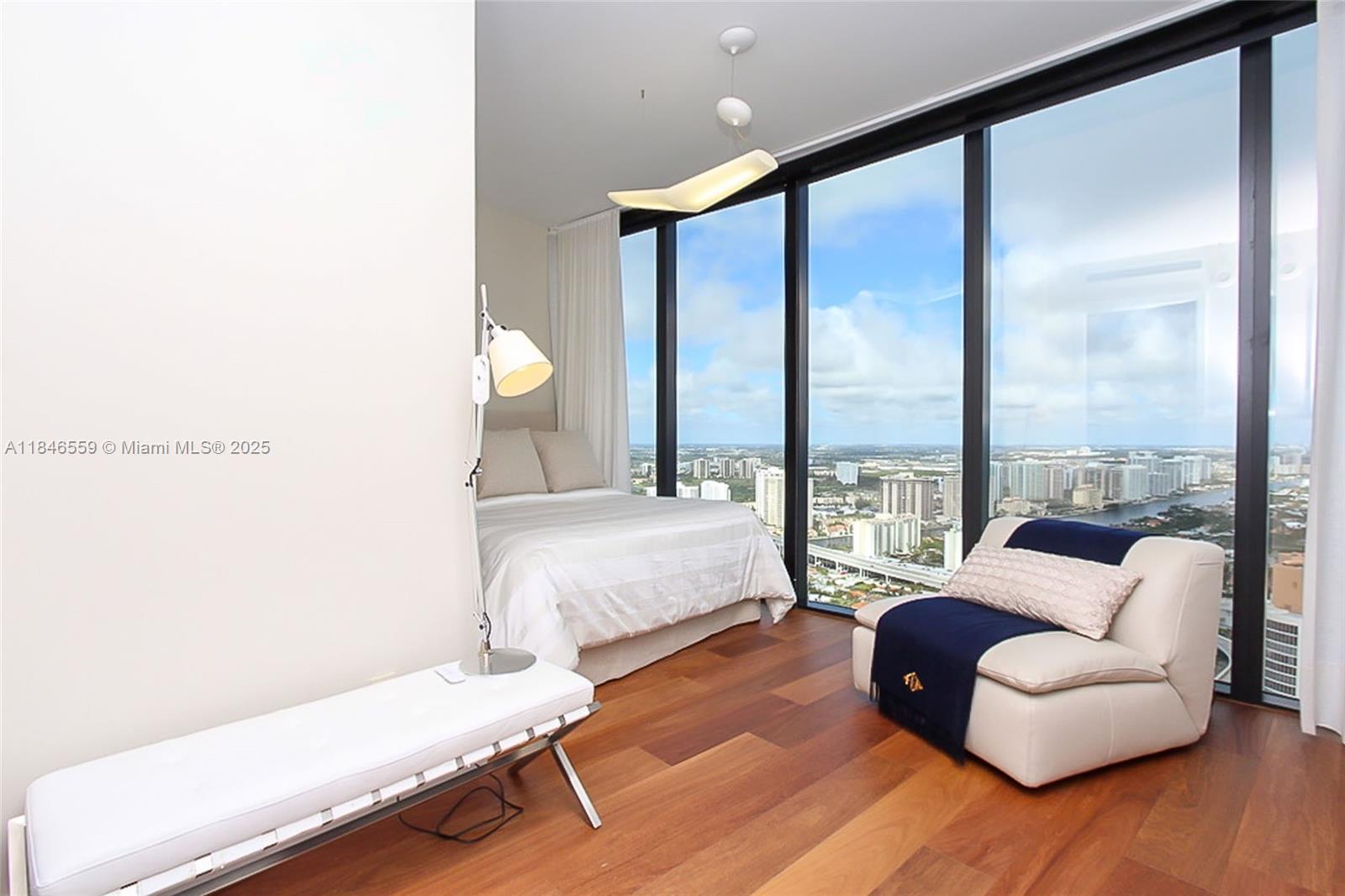 18555 Collins Ave # 4605