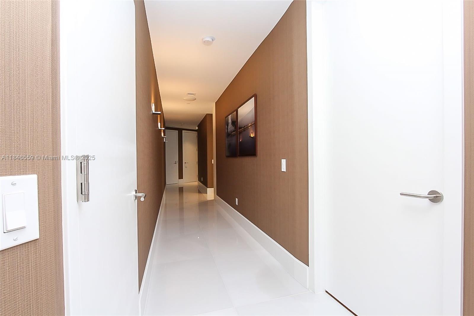 18555 Collins Ave # 4605
