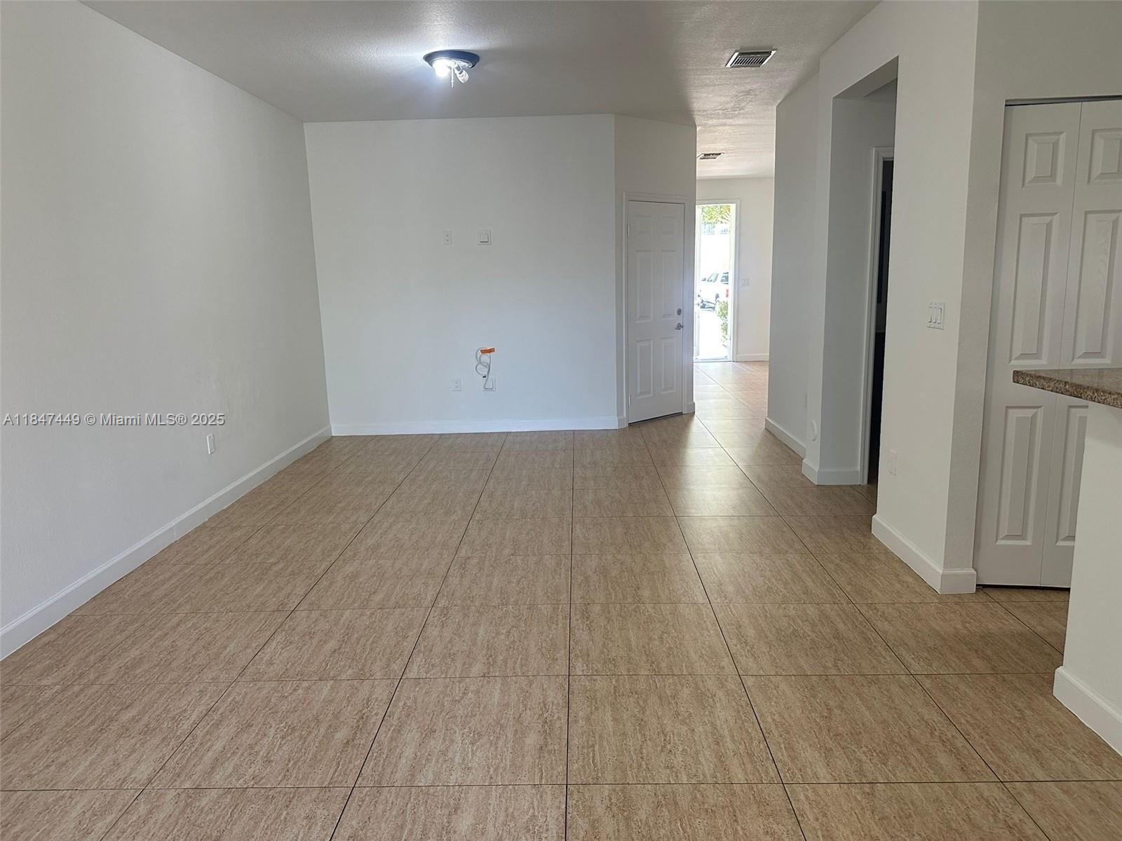 10717 NW 75th Ter