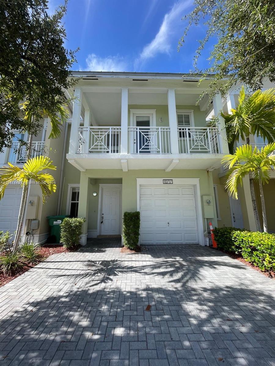10717 NW 75th Ter