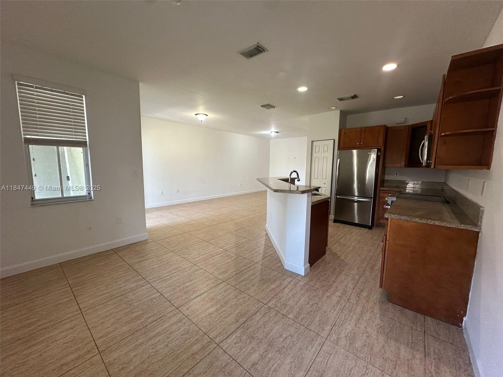 10717 NW 75th Ter