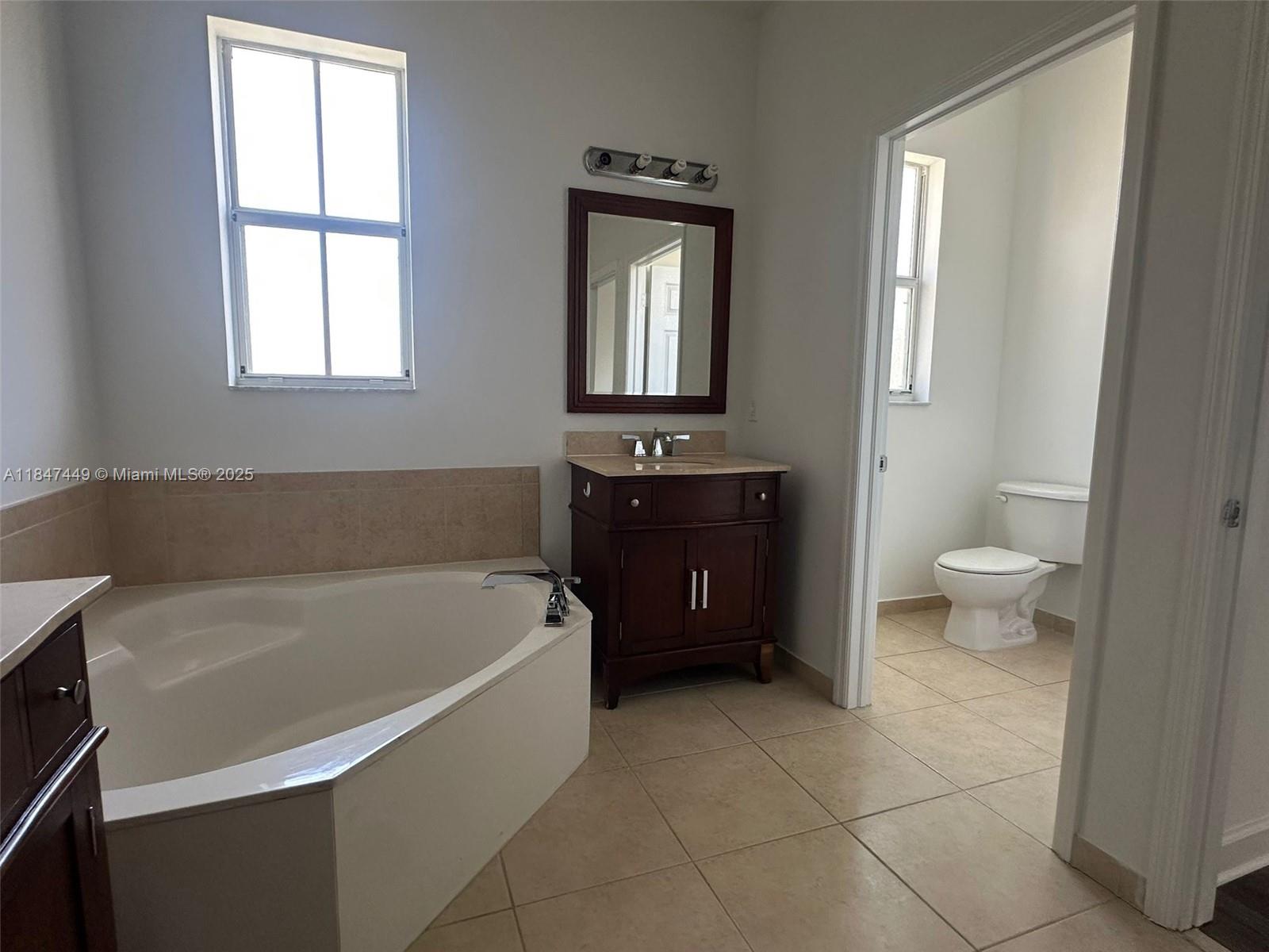 10717 NW 75th Ter