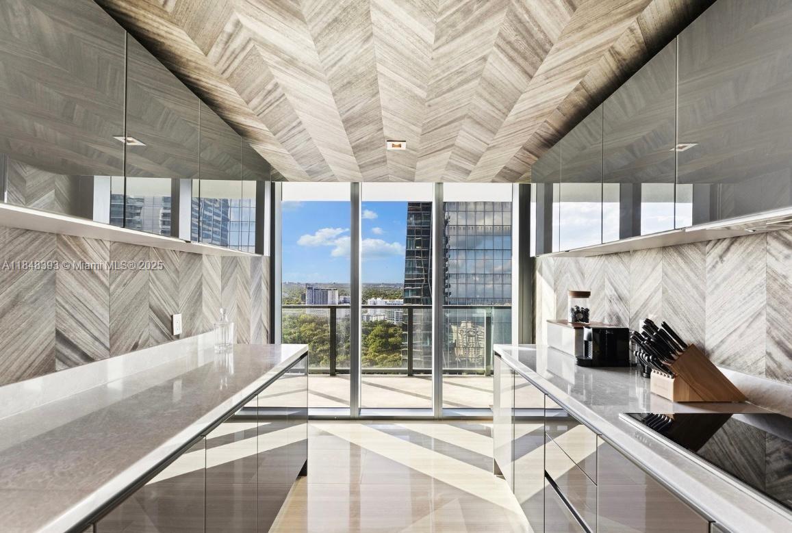 1451 Brickell Ave # 2505