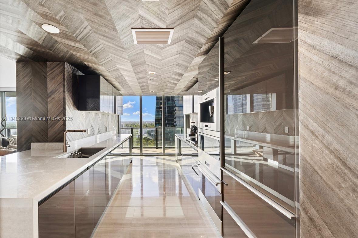 1451 Brickell Ave # 2505