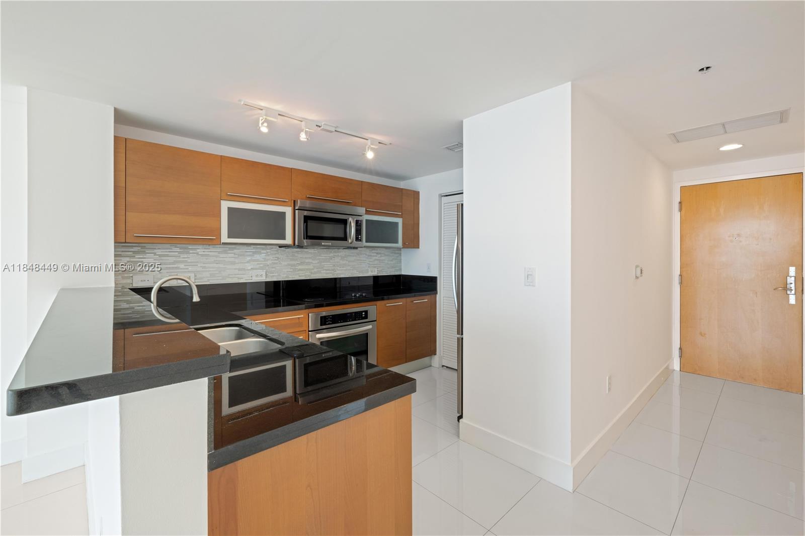 244 Biscayne Blvd # 3904