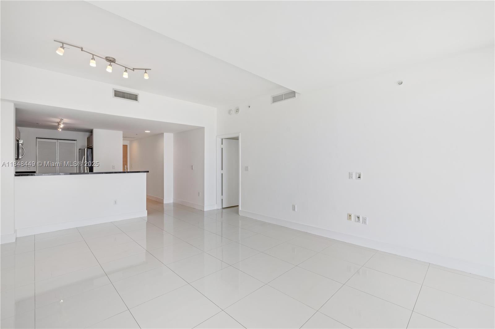 244 Biscayne Blvd # 3904