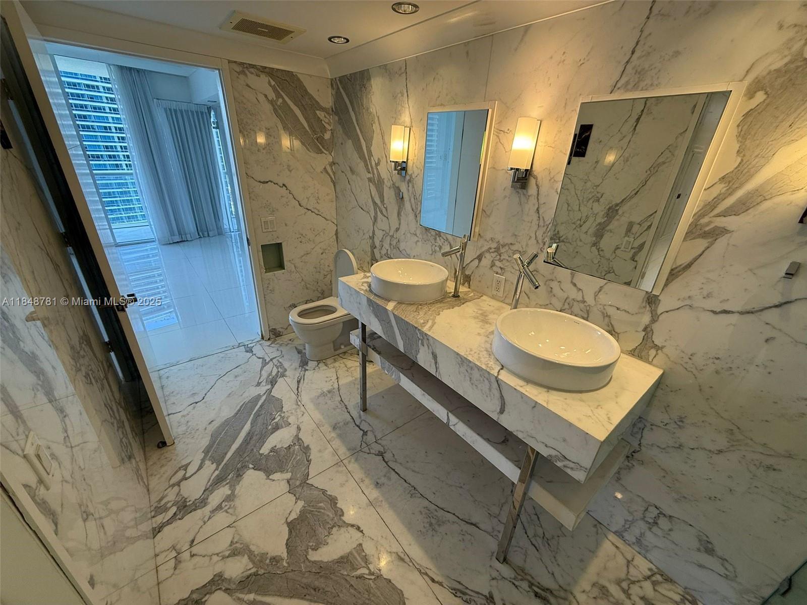 485 BRICKELL AVE # 3303