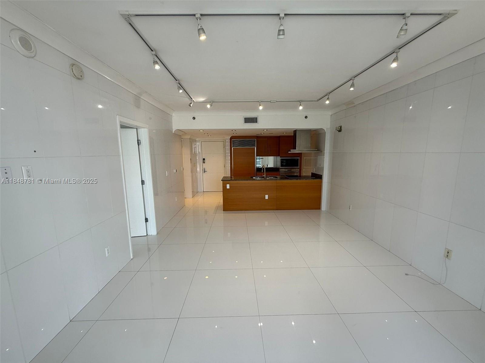 485 BRICKELL AVE # 3303