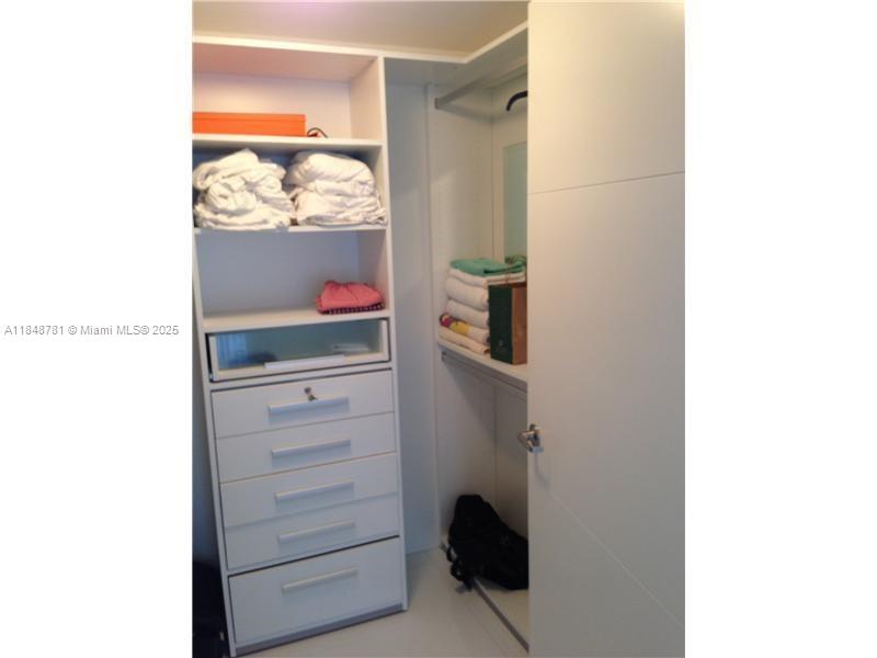 485 BRICKELL AVE # 3303