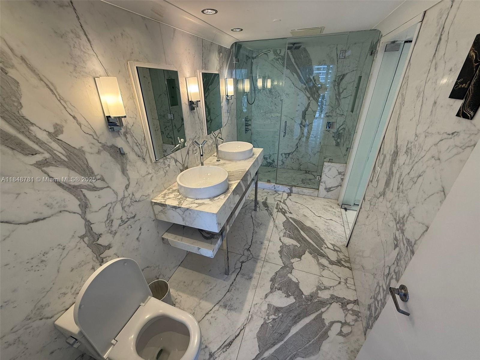 485 BRICKELL AVE # 3303