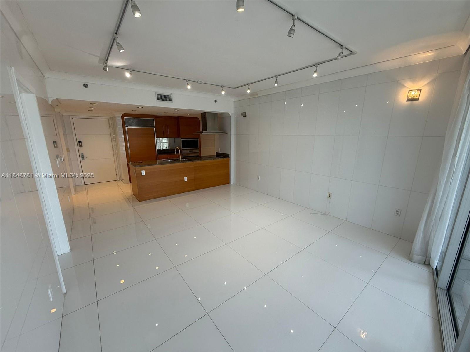 485 BRICKELL AVE # 3303
