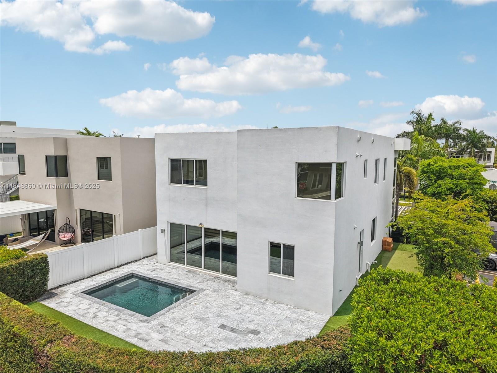 9820 NW 75th St