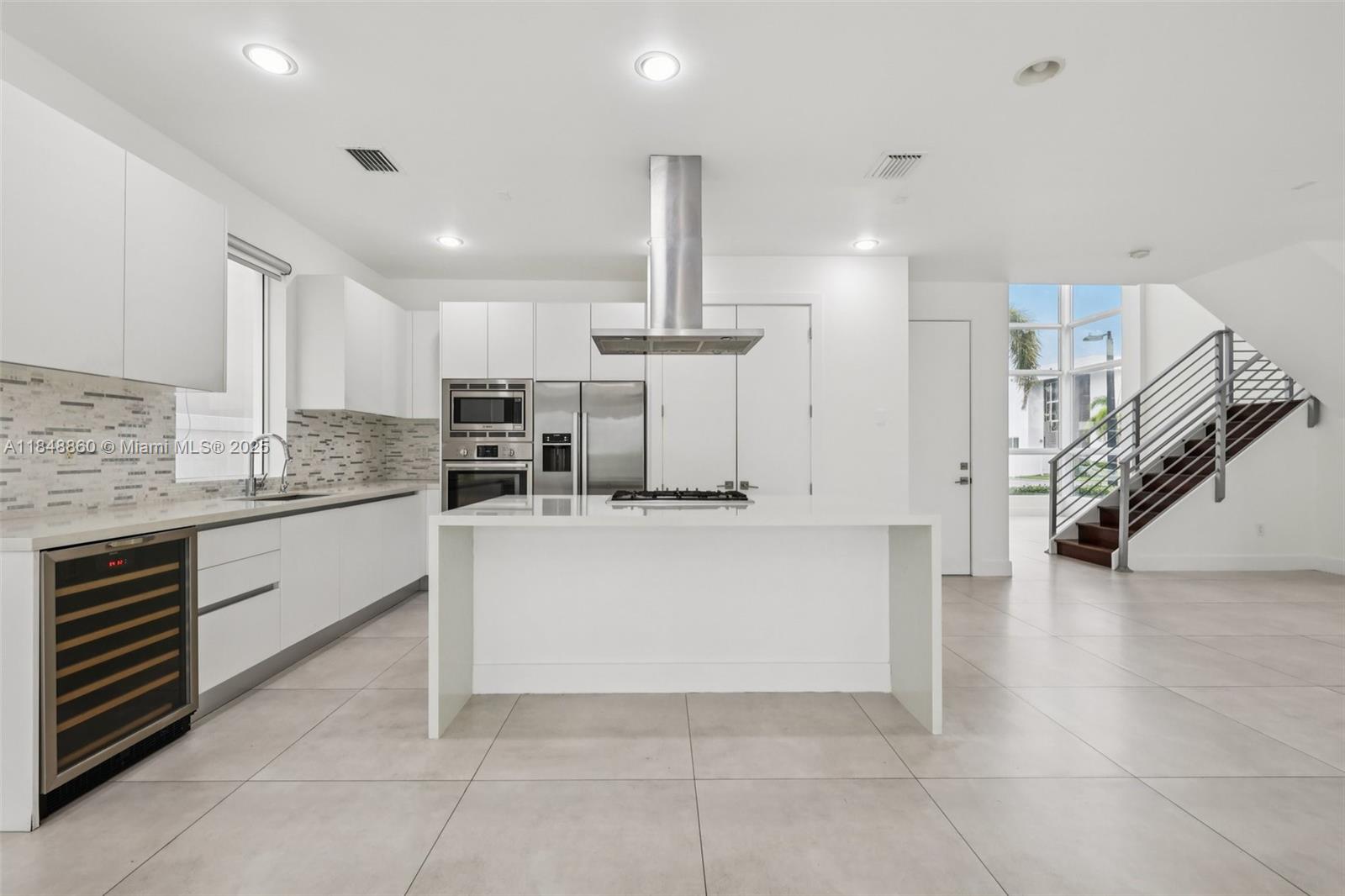 9820 NW 75th St