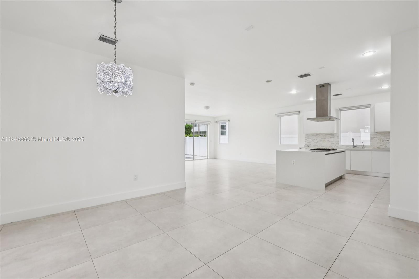 9820 NW 75th St