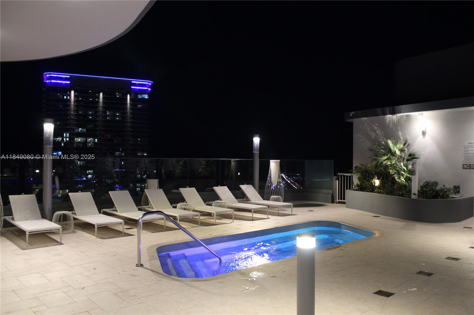 1000 Brickell Plz # 1906