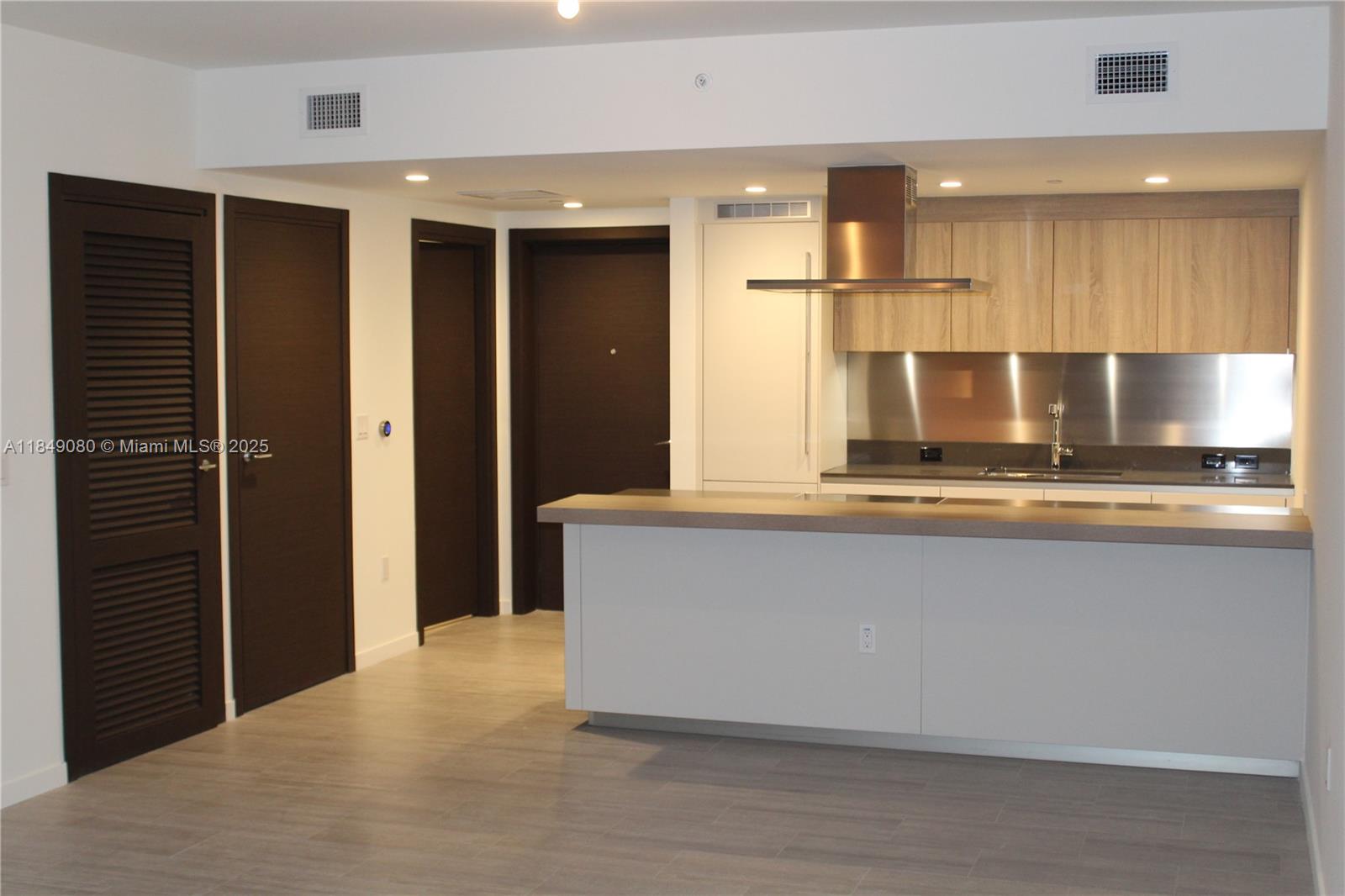 1000 Brickell Plz # 1906