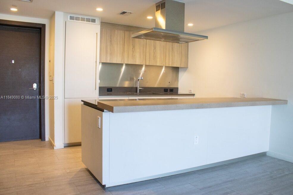 1000 Brickell Plz # 1906