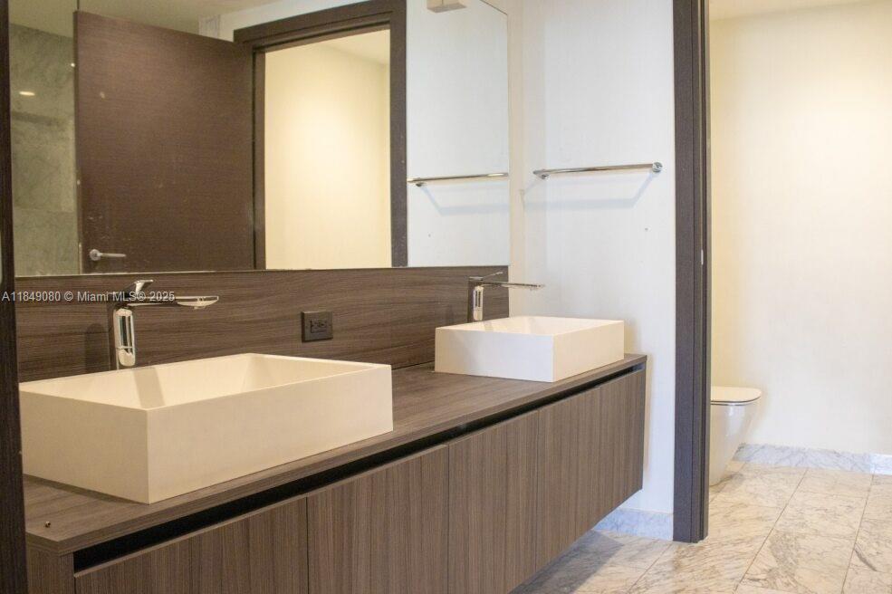 1000 Brickell Plz # 1906