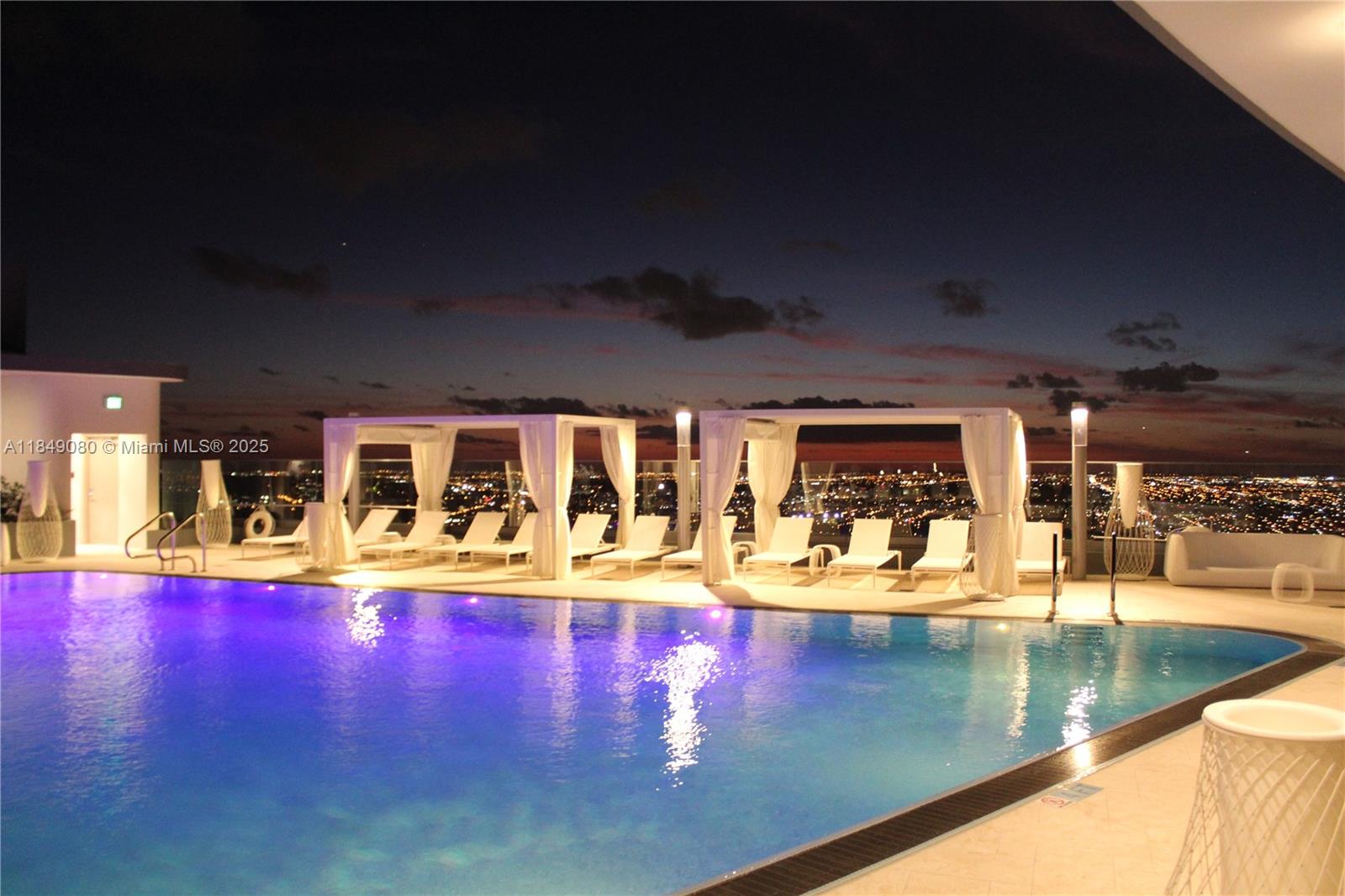 1000 Brickell Plz # 1906