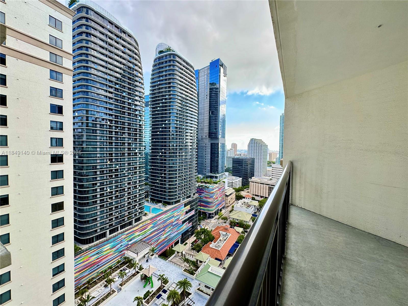 999 SW 1st Ave # 2801