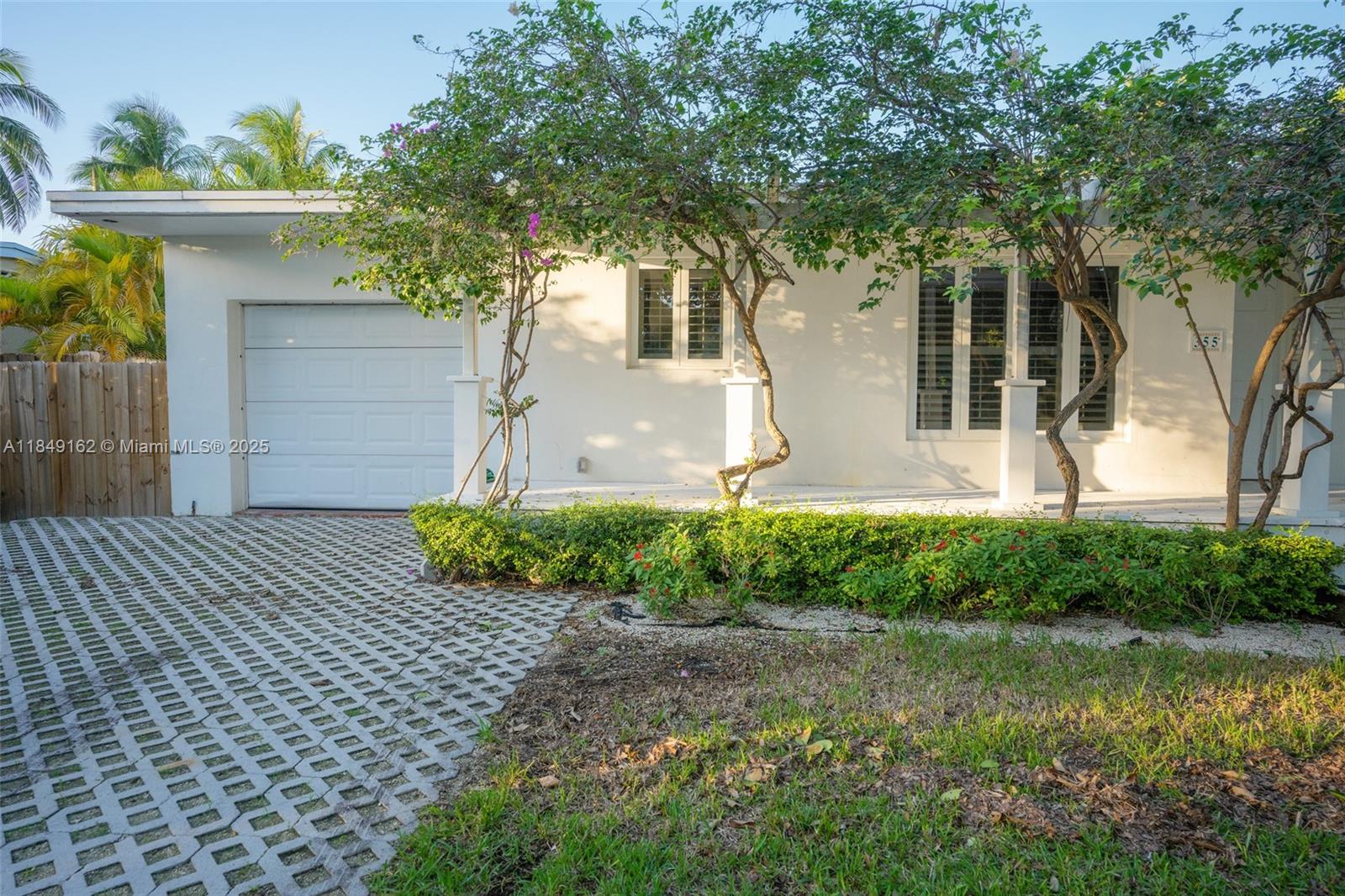 355 Redwood Ln