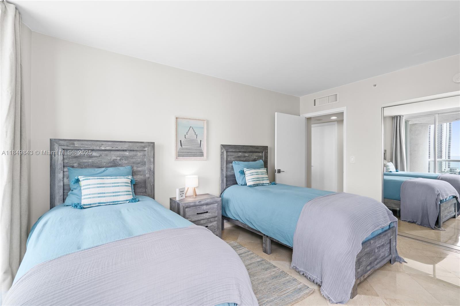 16500 Collins Ave # 1752