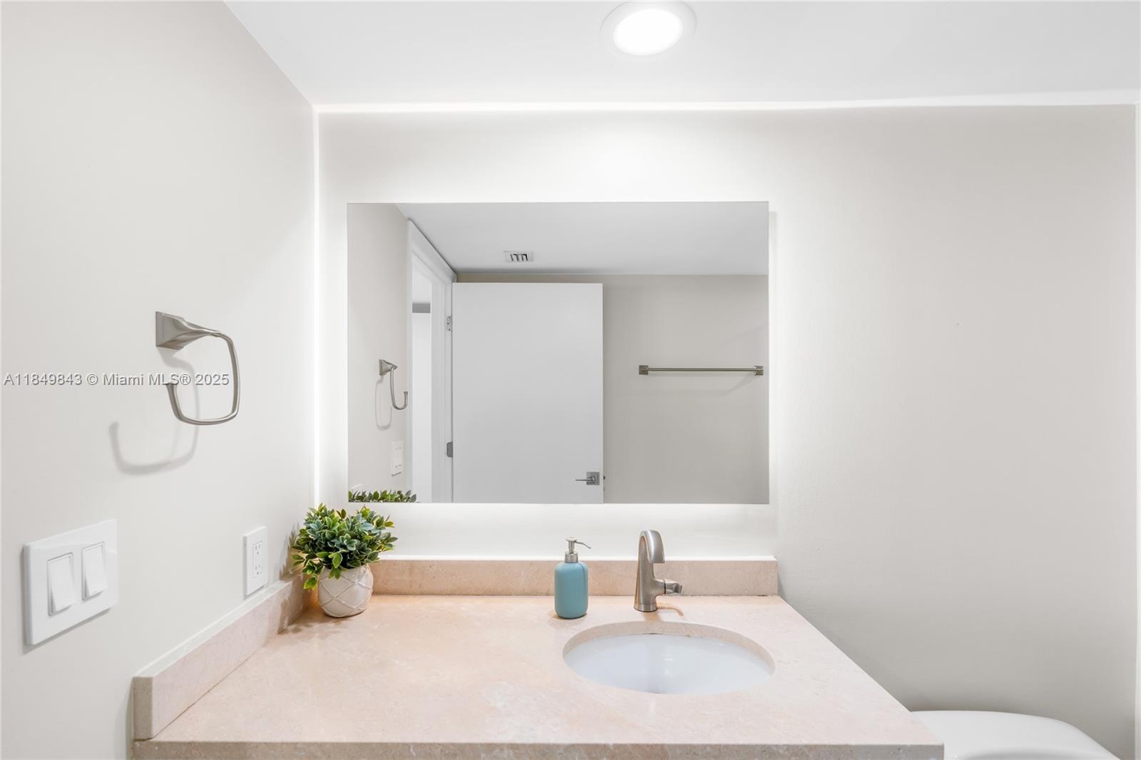 16500 Collins Ave # 1752