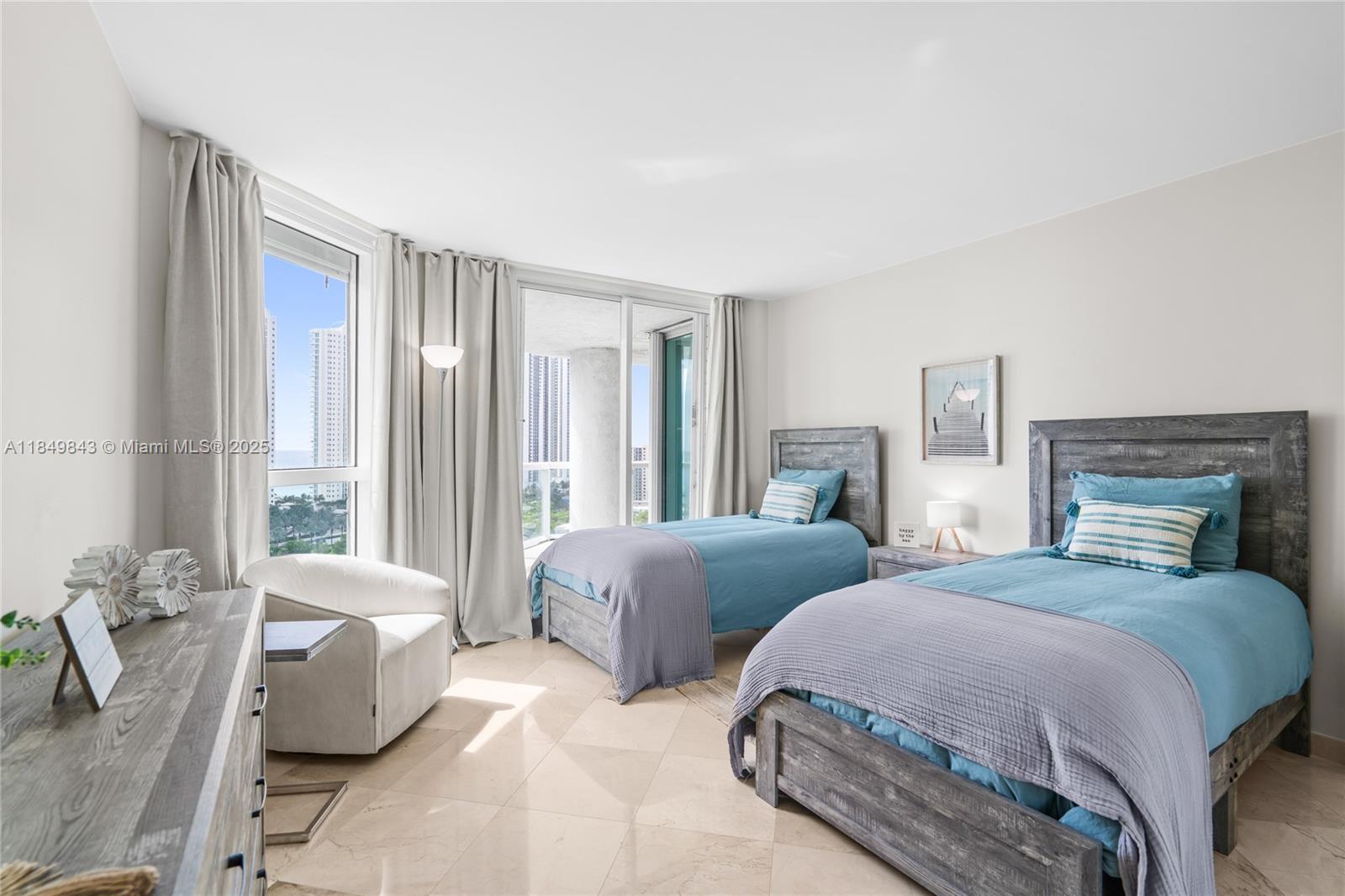 16500 Collins Ave # 1752