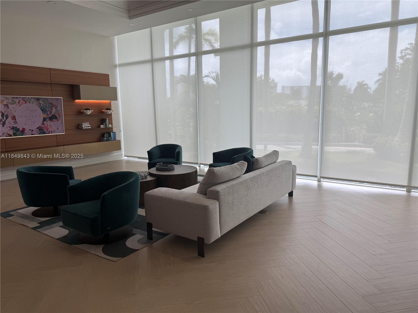 16500 Collins Ave # 1752