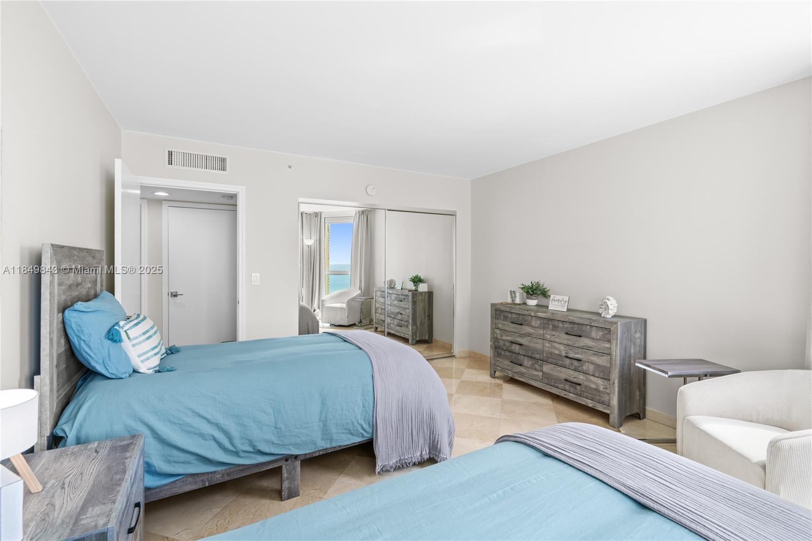 16500 Collins Ave # 1752