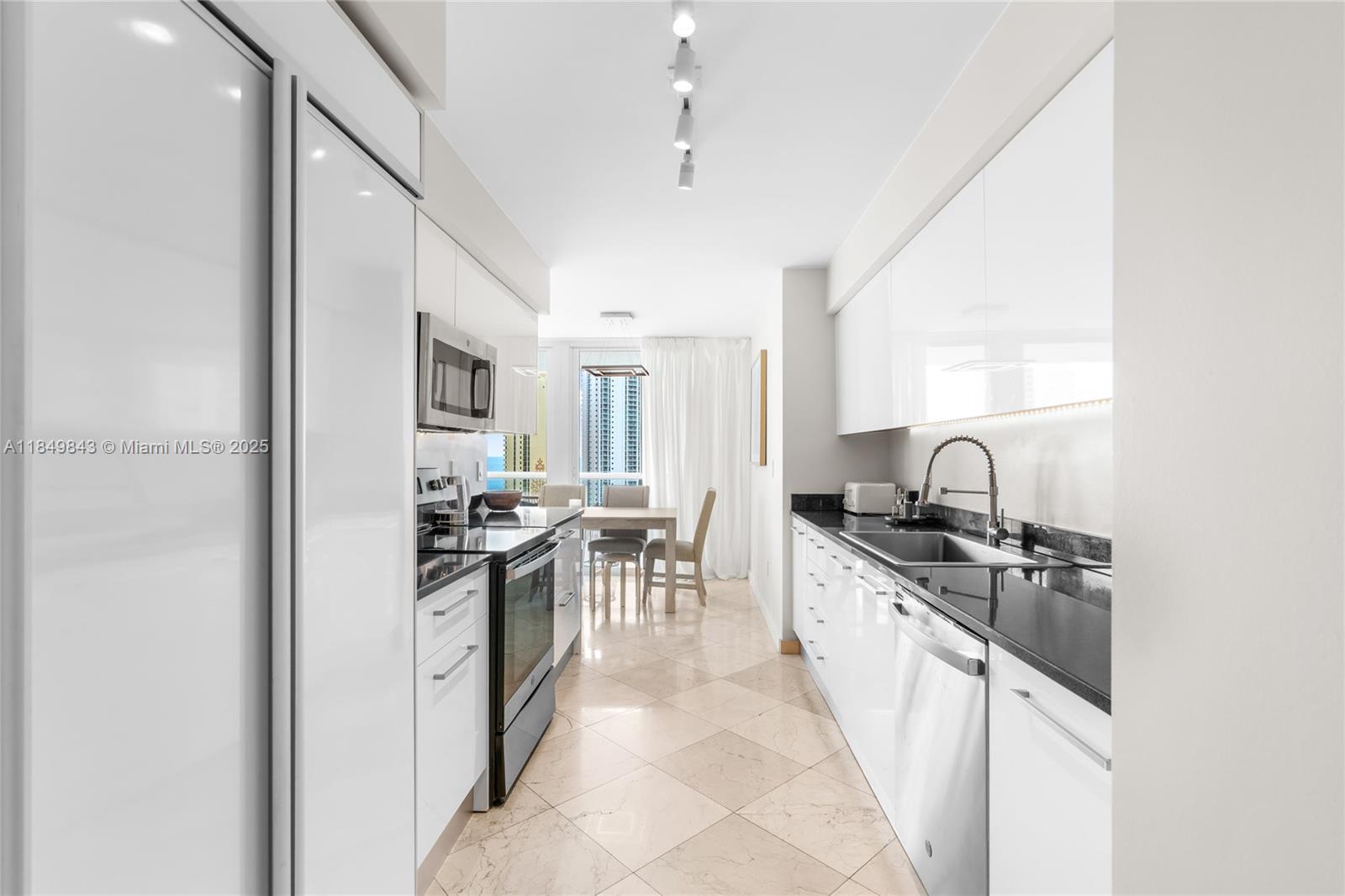 16500 Collins Ave # 1752