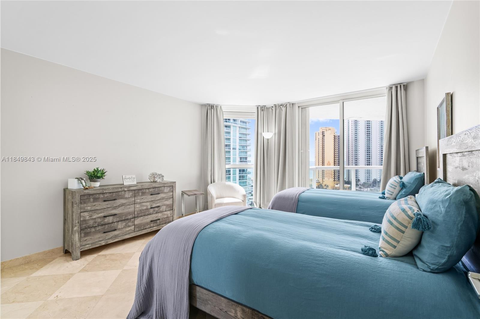 16500 Collins Ave # 1752