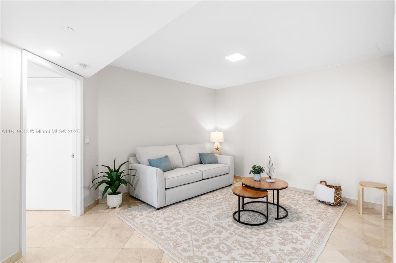 16500 Collins Ave # 1752