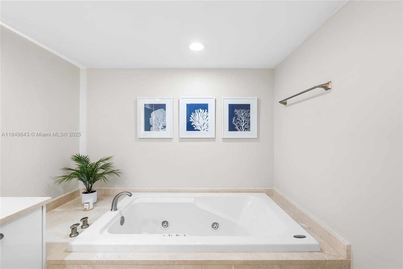 16500 Collins Ave # 1752