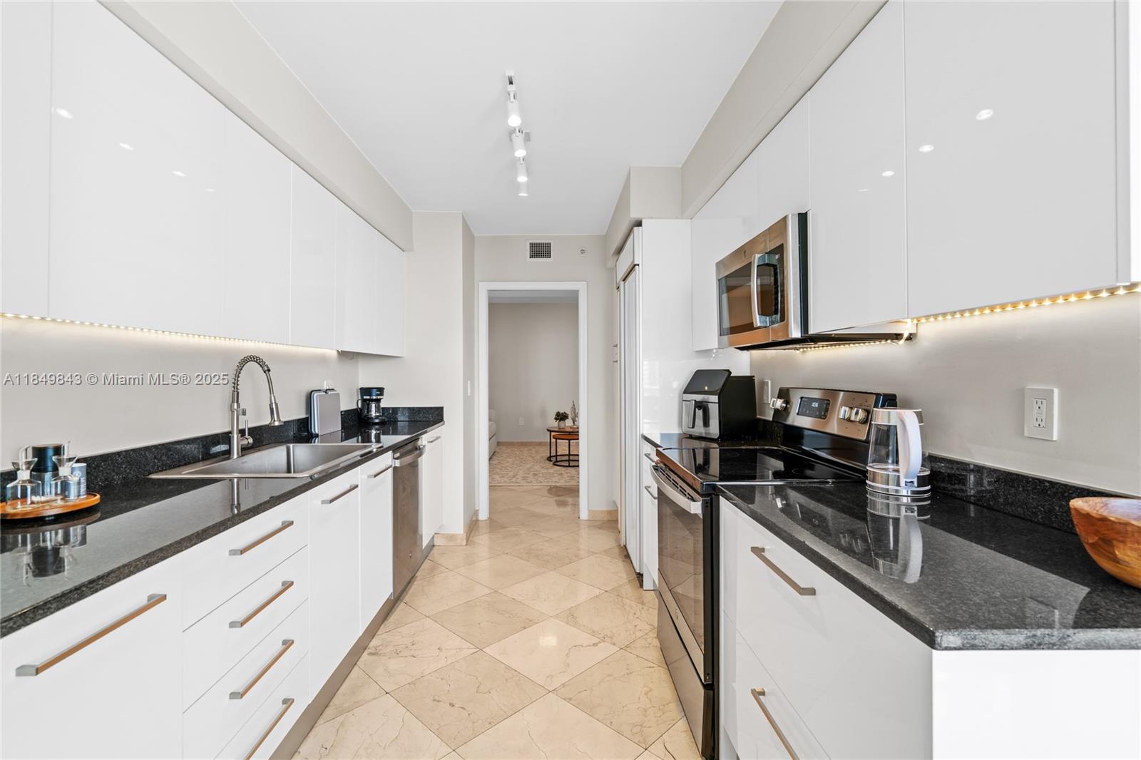 16500 Collins Ave # 1752
