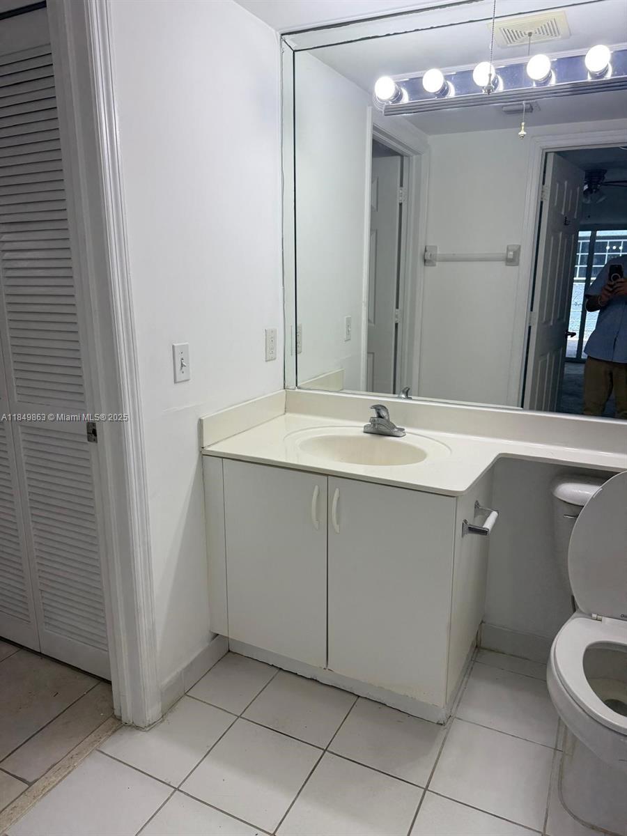 2415 NW 16 ST RD # 1 Unit: 202-1