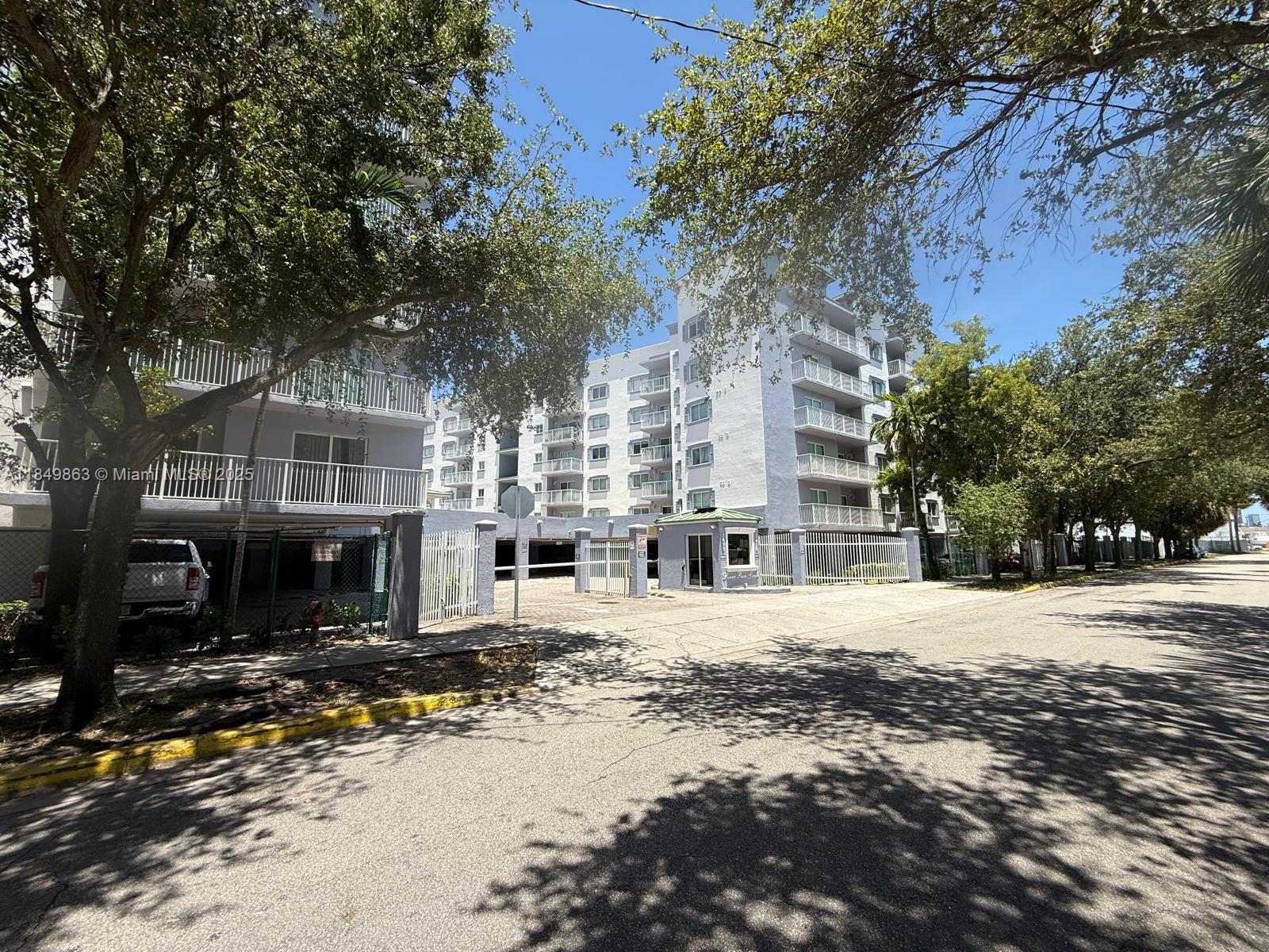 2415 NW 16 ST RD # 1 Unit: 202-1