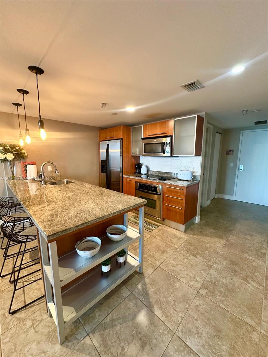 185 SW 7th St # 1505